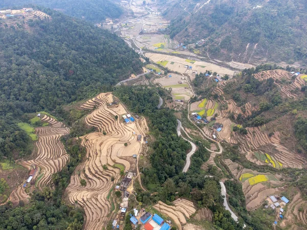 尼泊尔山坡上的梯田鸟瞰 — 图库照片