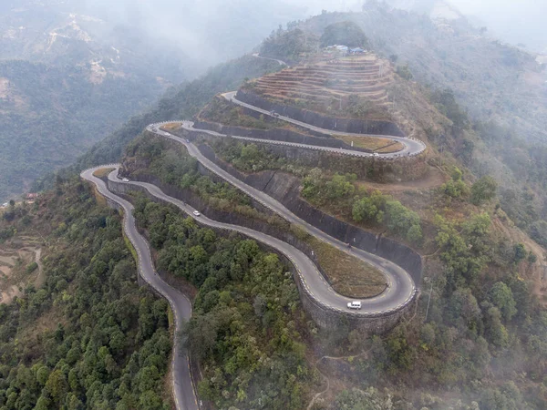 ネパールの山の中でBardibas高速道路として知られているBpハイウェイの空中ビュー — ストック写真