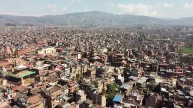 Açık bir günde Nepal 'in Bhaktapur şehrinin hava manzarası.