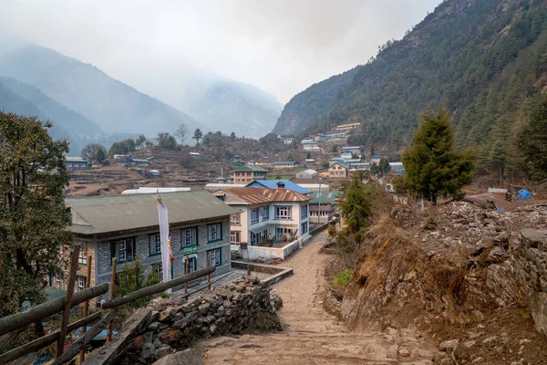 Ένα Χωριό Μια Κοιλάδα Στα Ιμαλάια Όρη Του Νεπάλ — Φωτογραφία Αρχείου