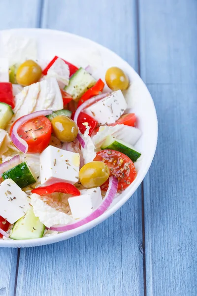 Griekse Salade Traditioneel Grieks Gerecht Gezond Vegetarisch Voedsel Verse Groenten — Stockfoto