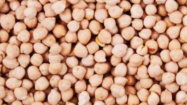 Çiğ bezelye yığını hareketi. Yukarıdan görüntüle.