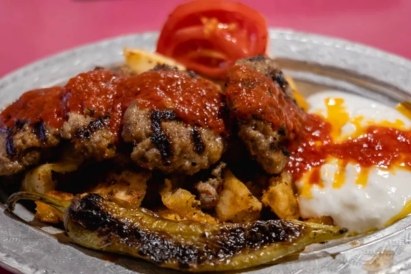 Albóndigas Kofta Turquía Plato Kfte Iskender Servido Turquía Kofta Kfte — Foto de Stock