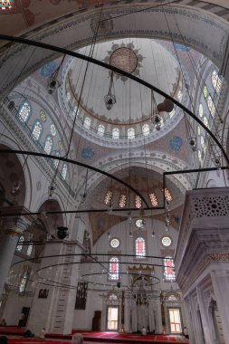 Beyazit camii iç mimarisi veya Beyazit Camii - İstanbul, Türkiye 'nin en eski camilerinden biri