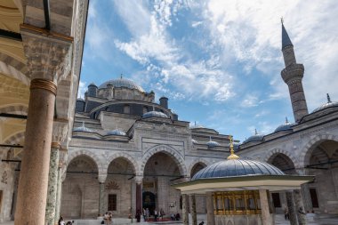Beyazit Camii ya da Beyazit Camii - İstanbul, Türkiye 'nin en eski camilerinden biri