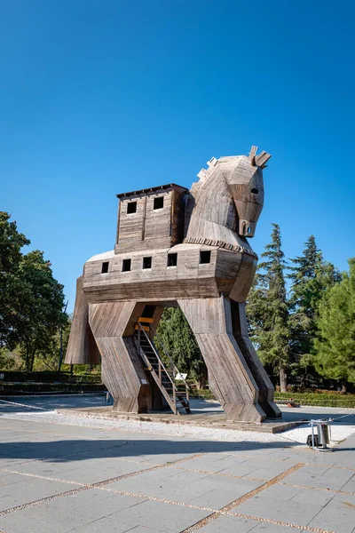 Réplica De Cavalo De Troia No Sítio Arqueológico De Troy Hisarlik