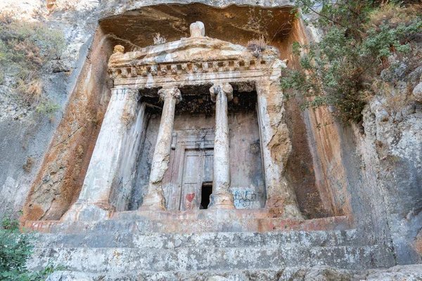 アミンタスの墓 フェティエの墓 リュキアの古代国家の時代から岩に刻まれた墓の眺め — ストック写真