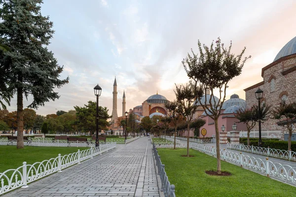 Şafak Vakti Ayasofya Stanbul Ünlü Simgesi Türkiye Nin Sultanahmet Bölgesinde — Stok fotoğraf