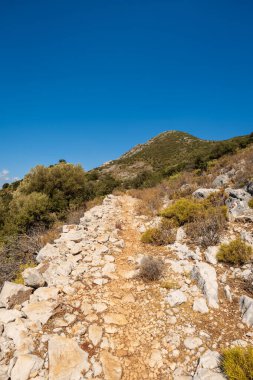 Türkiye 'nin Akdeniz bölgesinde dağ manzaralı dağ manzaralı dağcılık ve yürüyüş rotası. Dağ manzarası