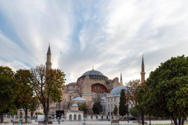 Şafak vakti Ayasofya, İstanbul 'un ünlü simgesi Türkiye' nin Sultanahmet bölgesinde çekildi