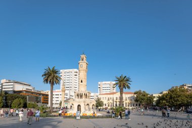 İzmir, Türkiye - Eylül 2021: İzmir Saat Kulesi, İzmir 'in İzmir ilçesinin ünlü bir simgesi..