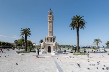 İzmir, Türkiye - Eylül 2021: İzmir Saat Kulesi, İzmir 'in İzmir ilçesinin ünlü bir simgesi..