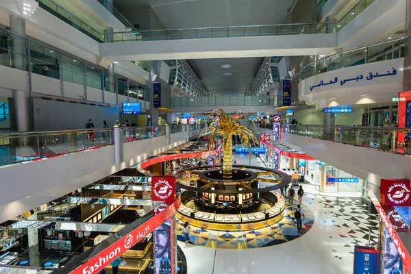 Дубай Оаэ Сентябрь 2021 Архитектура Интерьер Международного Аэропорта Дубая Дубае — стоковое фото