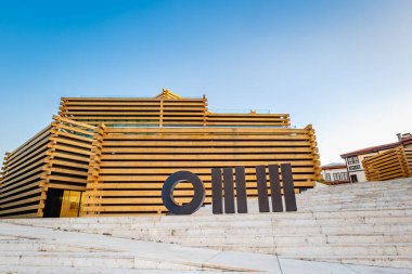 Eskisehir, Türkiye - Ekim 2021: Eskisehir, Türkiye 'deki Odunpazari Modern Sanat Müzesi. Müzede modern ve çağdaş sanatlar sergilenmektedir.