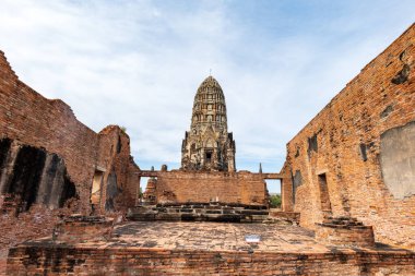 Tapınak Wat Ratchaburana, eski Budist tapınağı, ve ana tapınağı Ayutthaya, Tayland