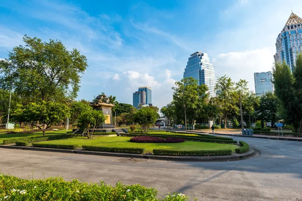 Lumpini Park Bangkok Und Die Skyline Der Innenstadt Von Bangkok — Stockfoto