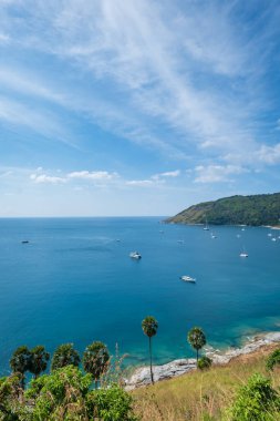 Phuket, Tayland 'daki Nai Han Sahili okyanus manzaralı. Nai Han Sahili, Tayland 'ın Phuket Adası' nda sakin bir sahil beldesi..