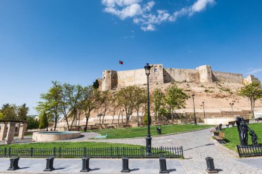 Türkiye 'nin Gaziantep kentindeki Gaziantep şatosu Gaziantep Kalesi, turistler tarafından popüler bir tarihi eser..