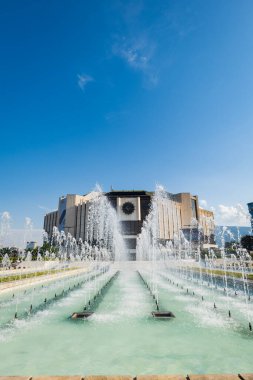 Sofya, Bulgaristan - Temmuz 2022: Bulgaristan 'ın Sofya kentindeki Ulusal Kültür Sarayı.