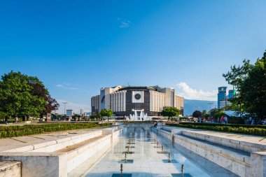 Sofya, Bulgaristan - Temmuz 2022: Bulgaristan 'ın Sofya kentindeki Ulusal Kültür Sarayı.