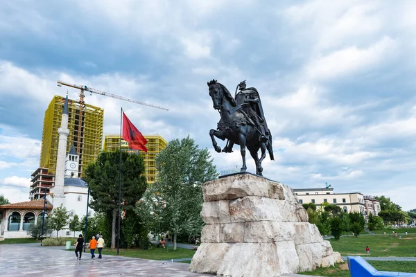 Tirana Albânia Junho 2022 Skanderbeg Square Skanderbeg Estátua Monumento Centro — Fotografia de Stock