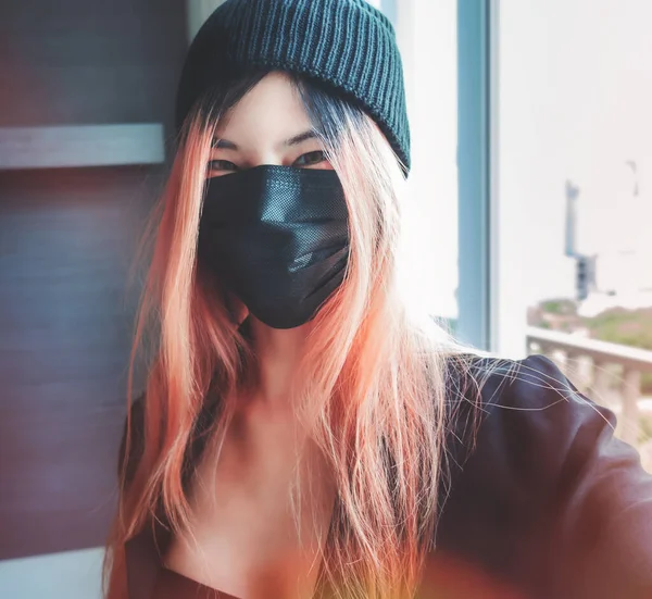 Asiam Street Fashion Style Donna Indossa Nero Maschera Protettiva Pronto — Foto Stock