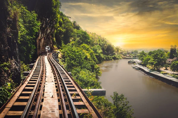 第二次世界大戦の歴史的死の鉄道 タイ王国側 カナチャナブリ川 — ストック写真