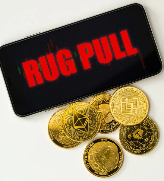 Cryptocurrency Rugpull Mobile Screen Warning Financial Internet Crime Online Concept — Stockfoto