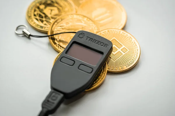 Trezor Hardware Wallet Safely Store Your Cryptocurrency — Stockfoto