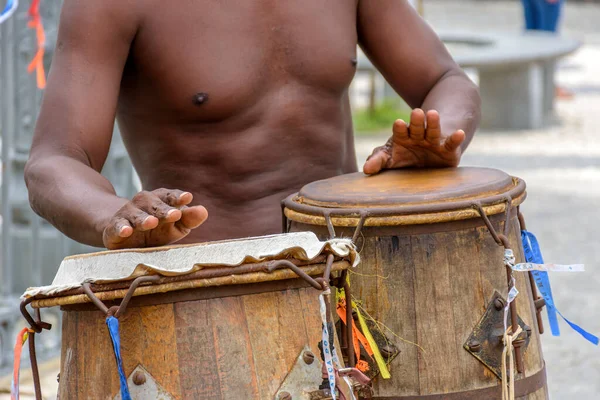 Zenész Játszik Atabakk Amely Ütőhangszer Afrikai Eredetű Használt Szamba Capoeira — Stock Fotó