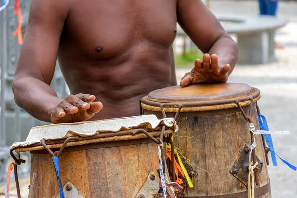 Músico Tocando Atabaque Que Instrumento Percusión Origen Africano Utilizado Samba —  Fotos de Stock