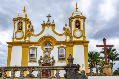 Brezilya 'nın Minas Gerais eyaletindeki Tiradentes şehrindeki eski ve tarihi bir kilisenin cephesi