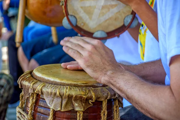 Instrumento Rústico Percusión Llamado Atabaque Utilizado Actuaciones Capoeira Samba Brasileña —  Fotos de Stock