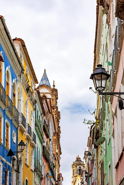 Fachadas Casas Antigas Torres Igreja Estilo Colonial Nas Ruas Bairro — Fotografia de Stock