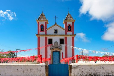 Minas Gerais 'in Ouro Preto ilçesindeki Lavras Novas kasabasındaki eski ve basit bir koloni tarzı kilise.