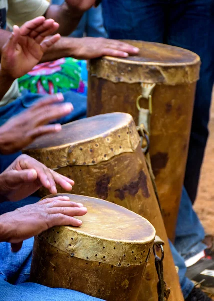 Perkusionistická Skupina Hrající Základní Atabaque Kůže Dřeva Během Afro Brazilské — Stock fotografie