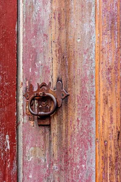 Detail Antique Colorful Wooden Door Lock Deteriorated Time Rust Colonial — Stock Photo, Image