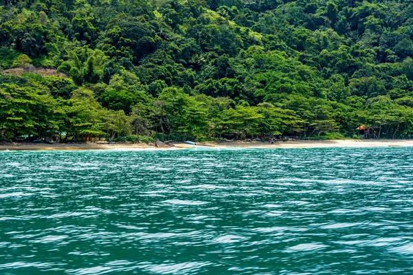 里约热内卢Paraty市Trindade被雨林环绕的天堂海滩 — 图库照片