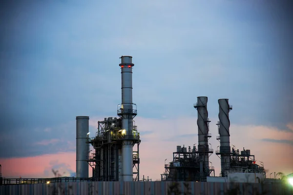 Fábrica Química Refinería Petróleo Planta Energía Con Muchos Tanques Almacenamiento — Foto de Stock