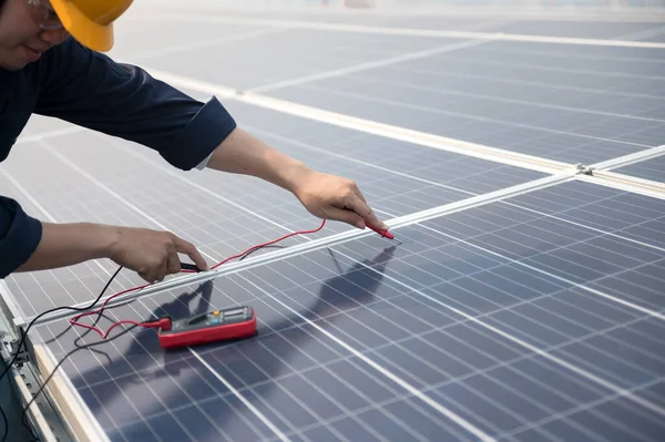 Operación Trabajo Mantenimiento Del Equipo Ingeniería Planta Energía Solar Equipo Fotos De Stock Sin Royalties Gratis