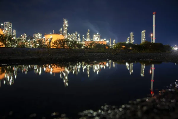 Fábrica Química Refinaria Petróleo Usina Energia Com Muitos Tanques Armazenamento — Fotografia de Stock