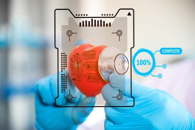 Kalp hologramı, doktor, kalp hastalığı. Geleceğin sağlık hizmetleri. Modern Tıp Bilimi, Hi Tech Teşhis Paneli. Gelecekçi teknoloji hologramı