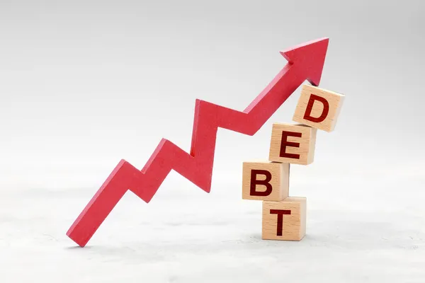 Debt growth. Red up arrow and cubes are DEBT — Stock Photo, Image