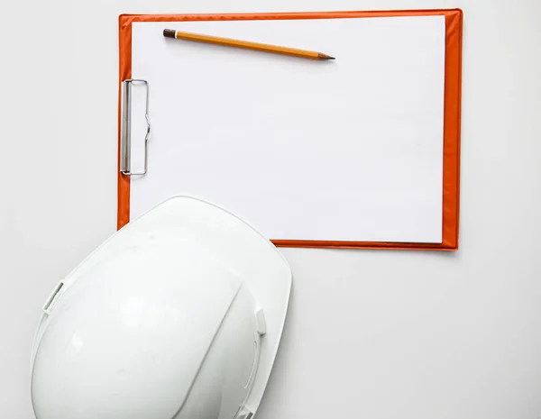 White Constructionhelmet White Background Notepad Pencil — Stockfoto