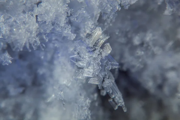 Makroaufnahme Der Kristallinen Textur Von Eis Kalten Schattierungen Einem Eisauswuchs — Stockfoto
