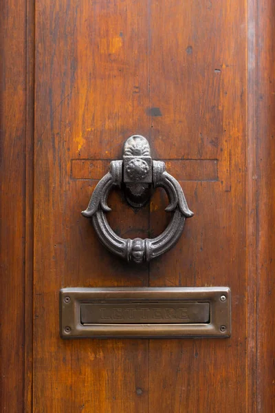 Close-up vew of a beautiful Letter Box with old knob. Designed grunge texture and grunge background, Correspondence — Foto de Stock