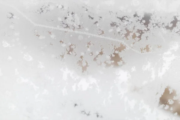 ガラスに霜のパターンを冬 氷の凍結窓の抽象的な背景 信じられないほど美しいパターンは 窓の霜によって描かれています — ストック写真