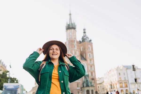 Slavná Katedrála Slunci Turistická Žena Tržišti Krakově Cestování Evropě Podzim — Stock fotografie