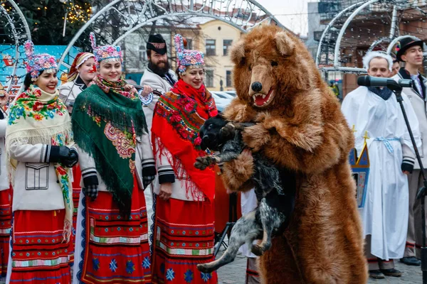 Uzhhorod Ukraine December 2021 People Traditional Hutsul Costumes Sing Christmas — стокове фото