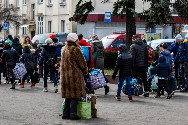 Uzhhorod Ukraine März 2022 Ukrainische Flüchtlinge Die Vor Der Russischen — Stockfoto